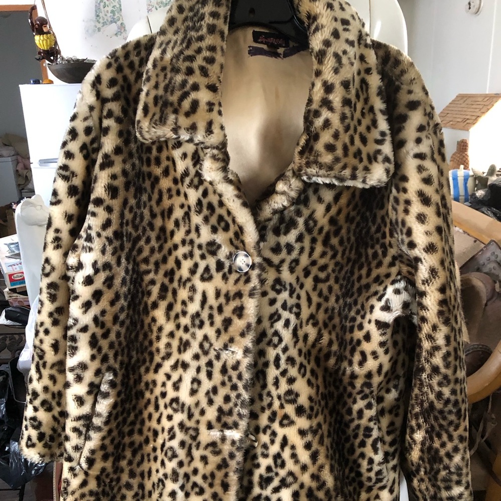 Leopard faux fur